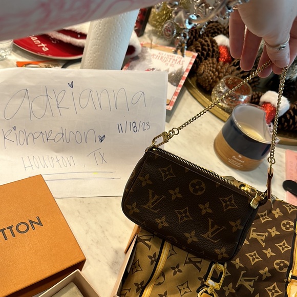 *AUTHENTIC* - Picture 15 of 15